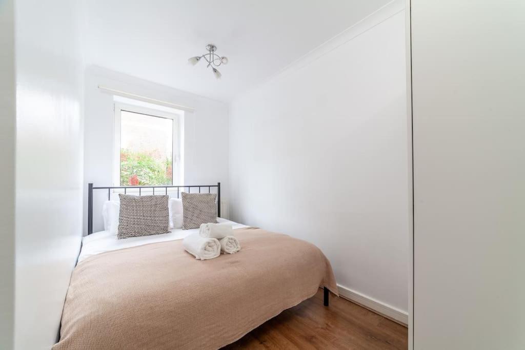 Stylish 3-bed Near Camden Town & King's Cross * Londra